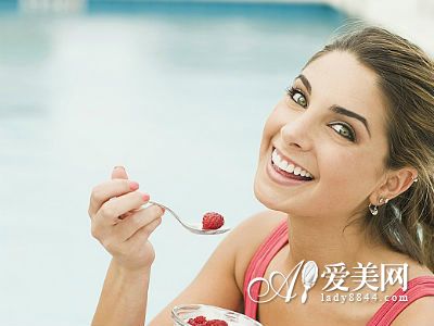 秋季嘴唇容易干裂脱皮 5个唇部保养贴士