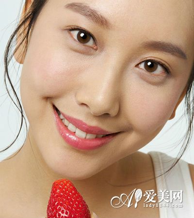 秋季嘴唇容易干裂脱皮 5个唇部保养贴士