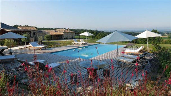 在惊人的法国乡村美景中放松心情