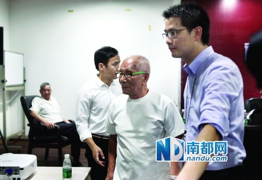 发布会现场,叶问儿子叶准中途离场。
