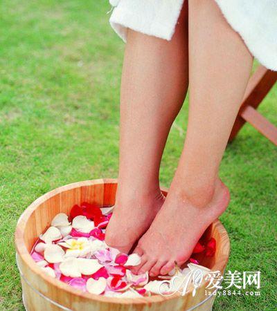  冬季泡脚可补肾驱寒 推荐4个中医泡脚方 