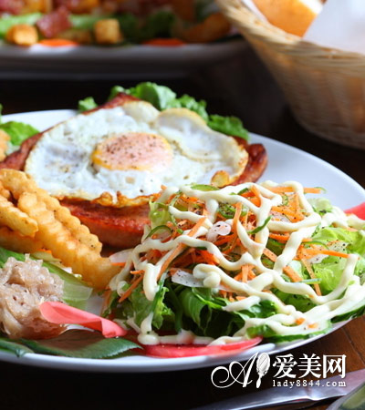 女性养生:秋冬爱掉头发 8个食疗方防脱发 老是头发掉? 8个食疗方 让你远离脱发困扰