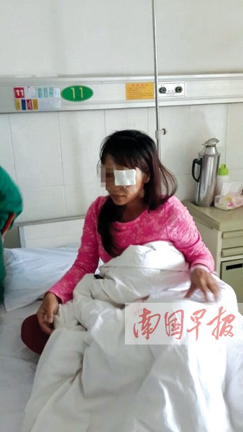 李女士伤心地坐在病床上。广西新闻网-南国早报记者赵敏摄