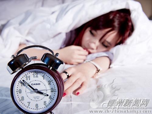 醒后揉眼易感染 起床后绝不能做这11件事