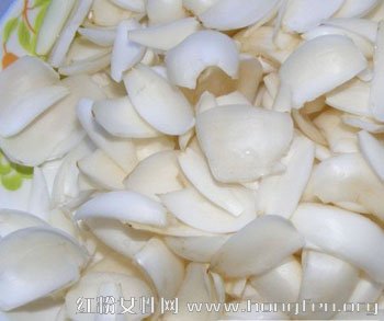 中医食疗养生指出常吃百合具有清心润肺改善失眠的功效