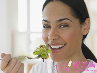 中医3法+4类食物抗衰老 抹掉岁月痕迹