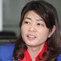 李小红
    全国人大代表、湖南佳惠百货董事长
    ★　目前大学生的心态还是有待调整。寒窗苦读16年培养了一个大学生，甚至读研究生，他们自己和父母的期望值很高。基层岗位、偏低的薪酬不愿去干，但是由于缺乏社会经验，管理岗位、领导岗位又不符合要求，所以就变成了高不成、低不就的就业难状态。
    