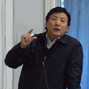 吴江
    全国政协委员、中国人事科学院研究员
    ★　就业的市场机制不完善。比如，户口、档案和工龄认定等方面的规定长期不改，计划色彩浓重，影响了毕业生岗位选择与合理流动；比如，在现行的就业服务体系内，求职需求短期集中与当期服务不足的矛盾、就业指导需求量大且强烈与指导师资严重不足的矛盾都比较突出。
    