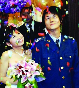 　　▲葛新峰和鲍宏艳资料图片