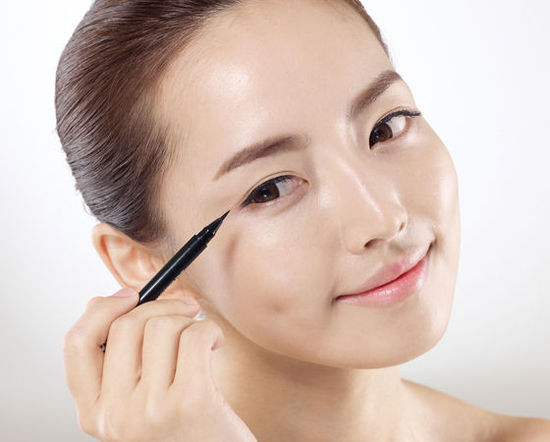 眼线笔or眼线液 哪一款更适合你？