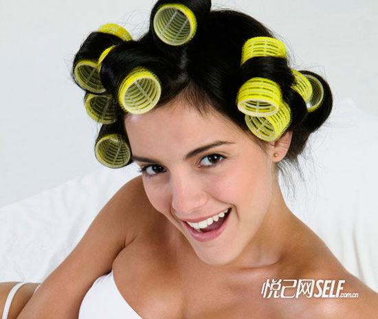 技巧3.选择正确的美发工具二次造型