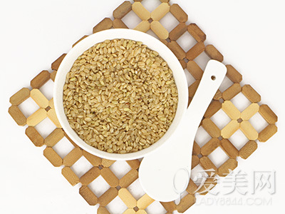  花生能排肠毒！推荐15种高效排毒食物 