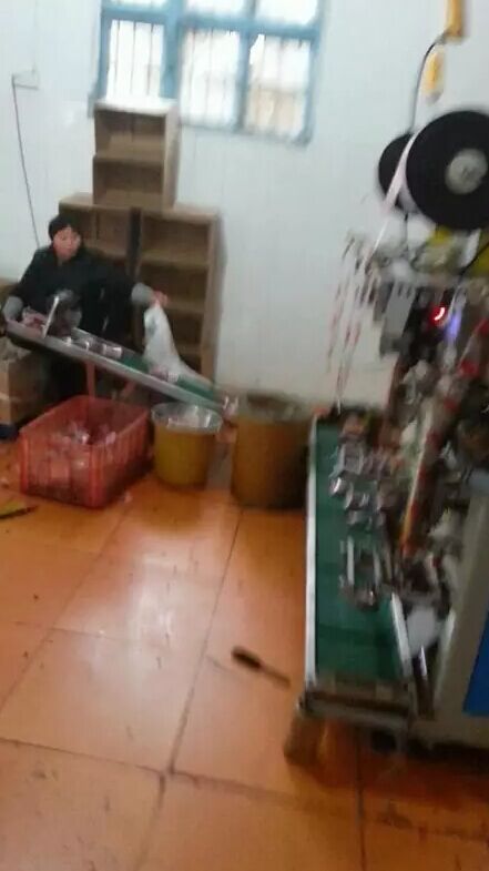 实拍：一包辣条的制作真相