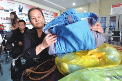 8岁男童脑死亡后捐献器官成功 父母含泪送别