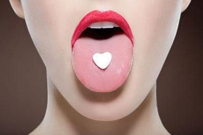 舌苔发黑病入膏肓！14种舌头现象是疾病信号