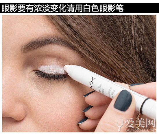 专注眼线20年还画不好？是不是要出绝招了