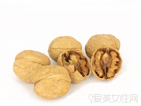  核桃加一物可以治疗8种常见病 