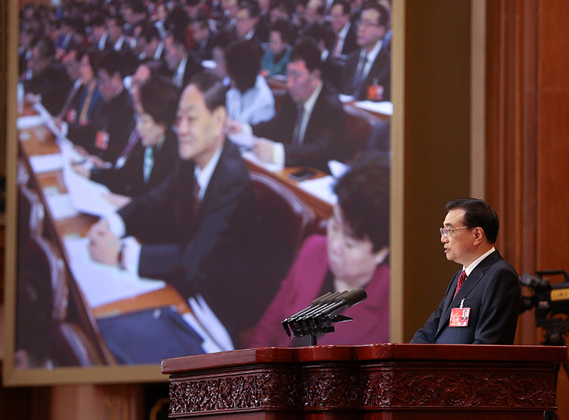 2016年3月5日，李克强总理作政府工作报告。中新社刘震摄